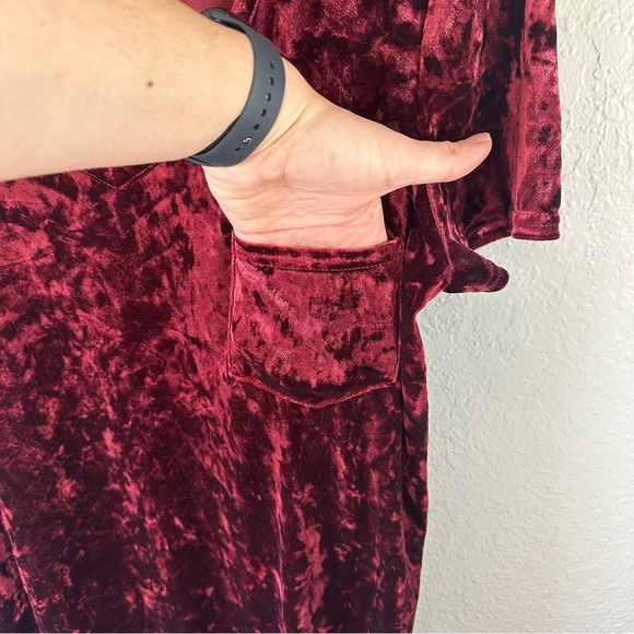 Spring Mercer | Velvet Shirt Women Maroon Legging Tee V Neck - Picture 3 of 7